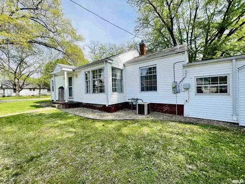 231 E Walker St, Macomb, IL 61455 photo 3