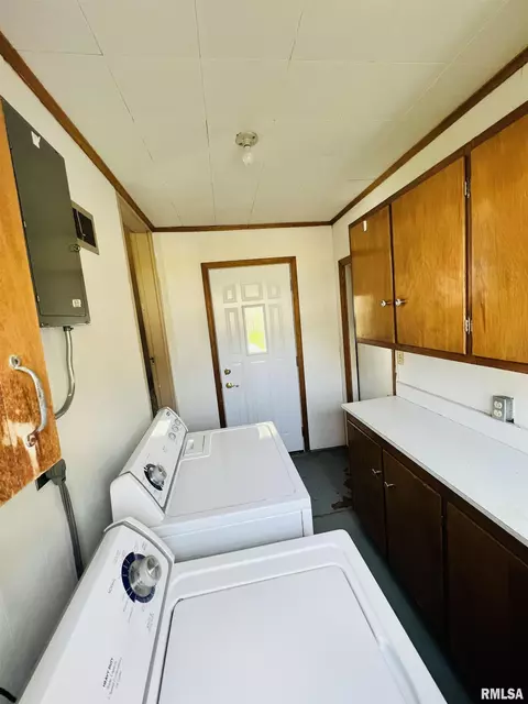 231 E Walker St, Macomb, IL 61455 photo 17