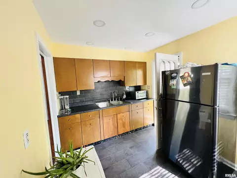 231 E Walker St, Macomb, IL 61455 photo 10