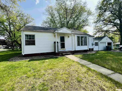231 E Walker St, Macomb, IL 61455