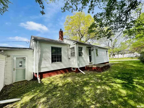 231 E Walker St, Macomb, IL 61455 photo 6