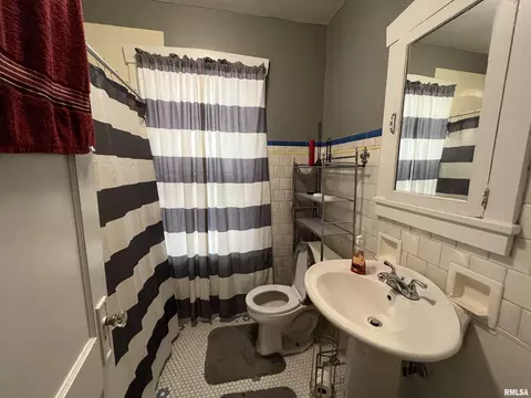 519 E Thrush Ave, Peoria, IL 61603 photo 6