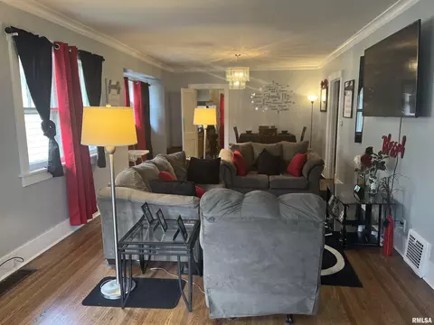 519 E Thrush Ave, Peoria, IL 61603 photo 2