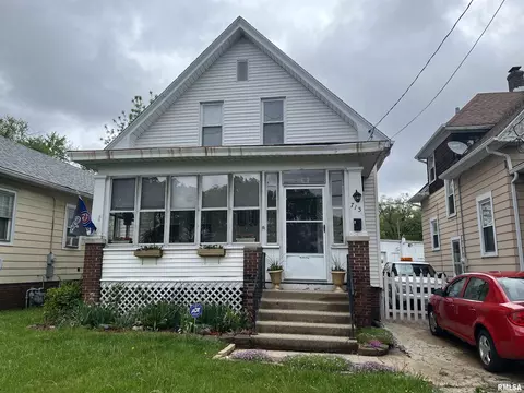 713 W Loucks Ave, Peoria, IL 61604
