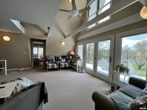 18 Bricker Cir, Avon, IL 61415 photo 8