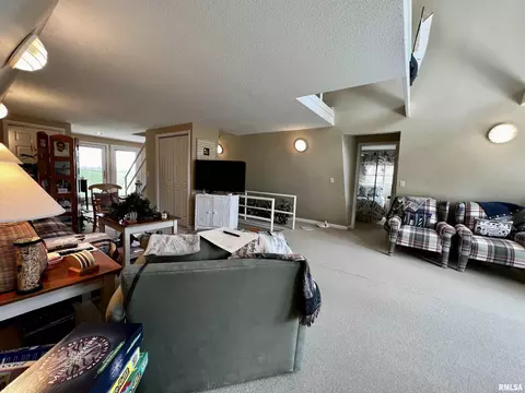 18 Bricker Cir, Avon, IL 61415 photo 7