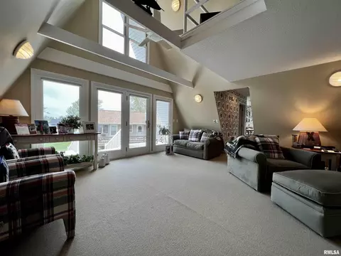 18 Bricker Cir, Avon, IL 61415 photo 9