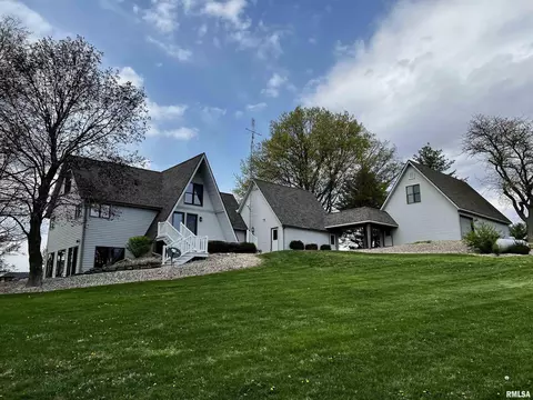 18 Bricker Cir, Avon, IL 61415