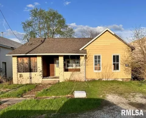 331 S 4th Ave, Canton, IL 61520 photo 1