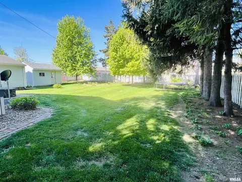 124 N Normal St, Macomb, IL 61455 photo 7