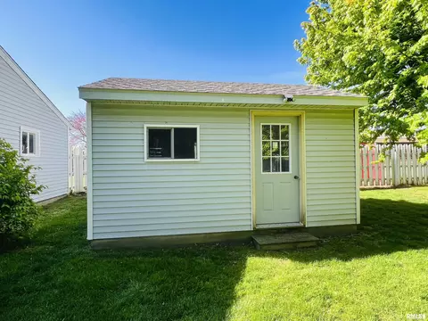 124 N Normal St, Macomb, IL 61455 photo 8