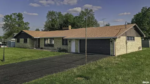 502 W Butternut St, Elmwood, IL 61529