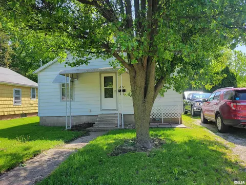 321 S Clay St, Macomb, IL 61455 photo 16