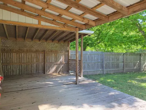 321 S Clay St, Macomb, IL 61455 photo 11
