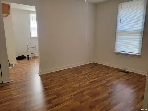 321 S Clay St, Macomb, IL 61455 photo 6