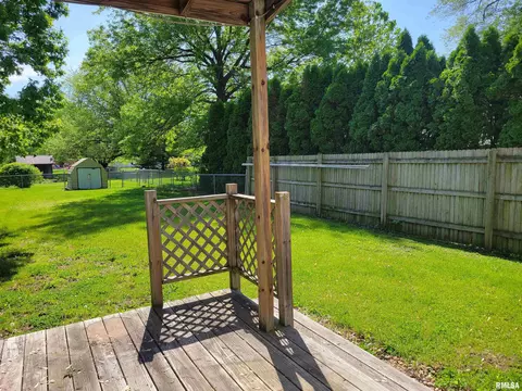 321 S Clay St, Macomb, IL 61455 photo 13