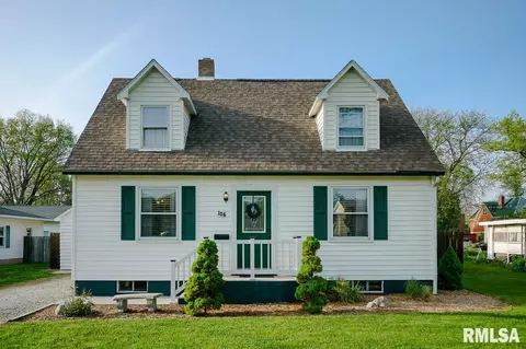 106 W Smith St, Wyoming, IL 61491