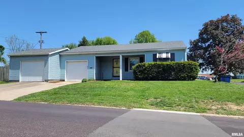 400 N 14th St, Pekin, IL 61554