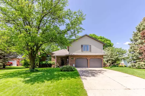 1005 Highland Ct, Germantown Hills, IL 61548