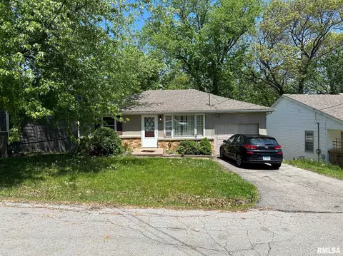 4815 W Closen Rd, Peoria, IL 61604