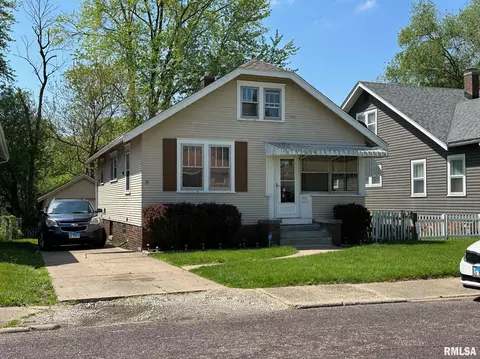 810 E Corrington Ave, Peoria, IL 61603