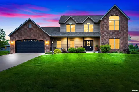 113 Somerset Dr, Germantown Hills, IL 61548