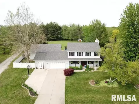 901 Woodland Knolls Rd, Germantown Hills, IL 61548