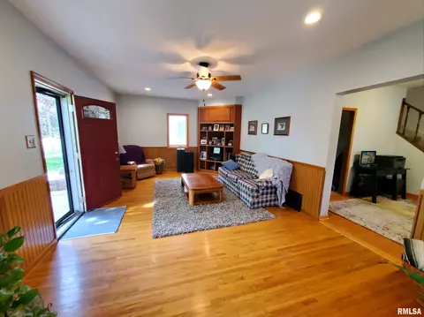 207 S Major St, Eureka, IL 61530 photo 6