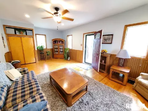 207 S Major St, Eureka, IL 61530 photo 5