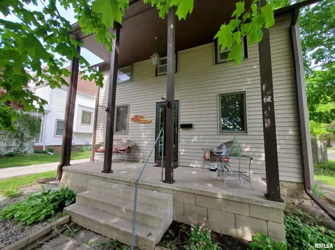 207 S Major St, Eureka, IL 61530 photo 4