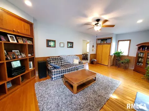 207 S Major St, Eureka, IL 61530 photo 7