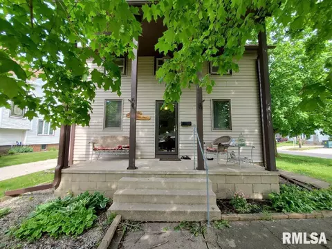 207 S Major St, Eureka, IL 61530 photo 3