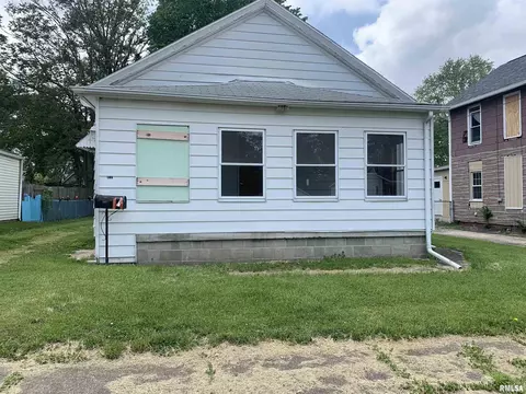 436 N 9th Ave, Canton, IL 61520