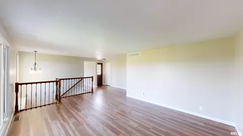 208 Elm Cir, Eureka, IL 61530 photo 4