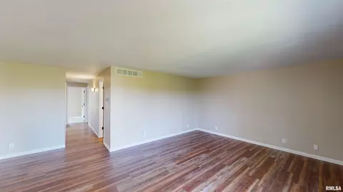 208 Elm Cir, Eureka, IL 61530 photo 7
