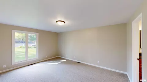 208 Elm Cir, Eureka, IL 61530 photo 22