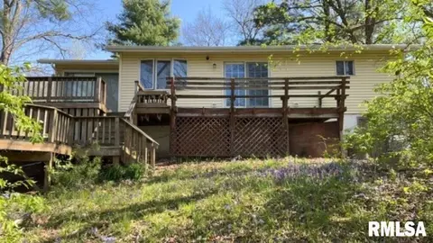 14881 Washaki Rd, Canton, IL 61520