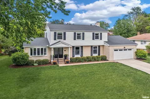 311 W Coventry Ln, Peoria, IL 61614