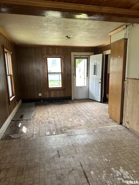 830 Franklin St, Kewanee, IL 61443 photo 2