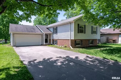 808 W Hampshire Rd, Peoria, IL 61614