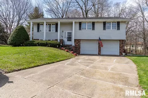 104 Topping Ct, East Peoria, IL 61611