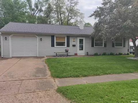 216 Craig Rd, Marquette Heights, IL 61554