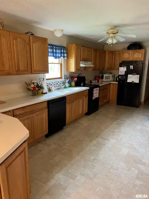 524 W Piper St, Macomb, IL 61455 photo 5
