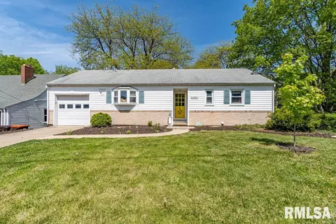 5023 N Edgebrook Dr, Peoria, IL 61614