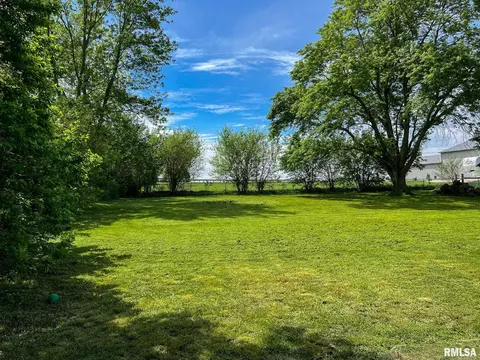 808 W 3rd St, Delavan, IL 61734 photo 24