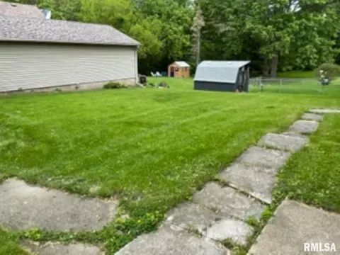 430 E Murray St, Macomb, IL 61455 photo 3