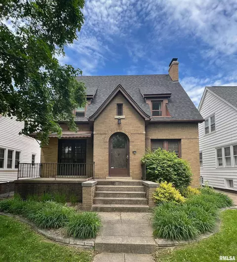 821 W Meadows Pl, Peoria, IL 61604
