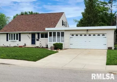 305 E Greenwood St, Morton, IL 61550