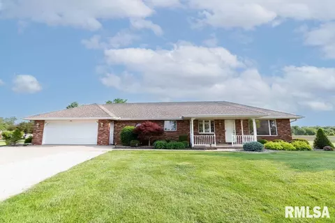 314 E Peoria St, Goodfield, IL 61742 photo 6