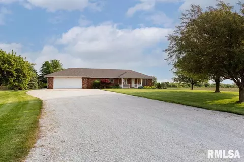 314 E Peoria St, Goodfield, IL 61742 photo 5